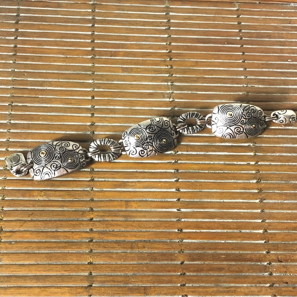 ☀️WEEKEND SALE☀️ Chico’s☀️Chunky etched metal bracelet - Picture 4 of 9